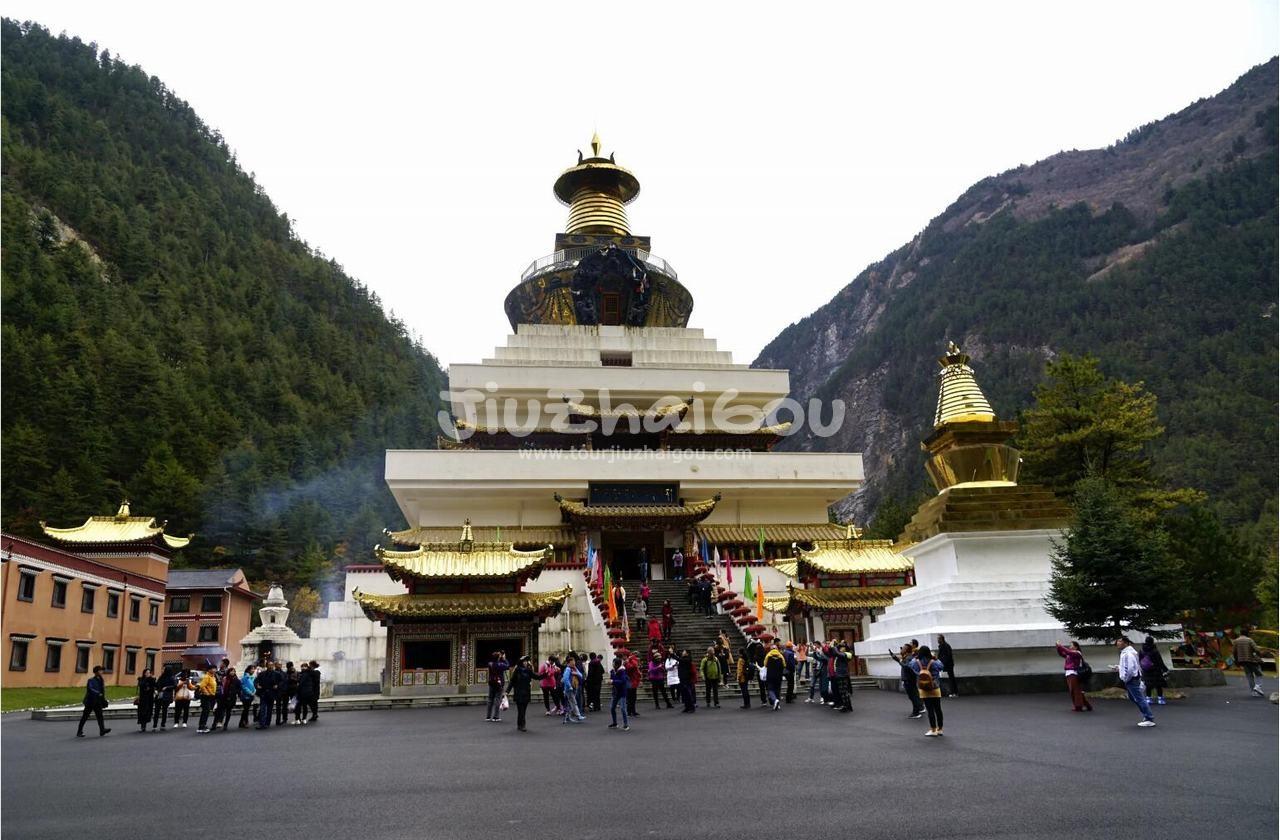 Zharu Temple Jiuzhaigou
