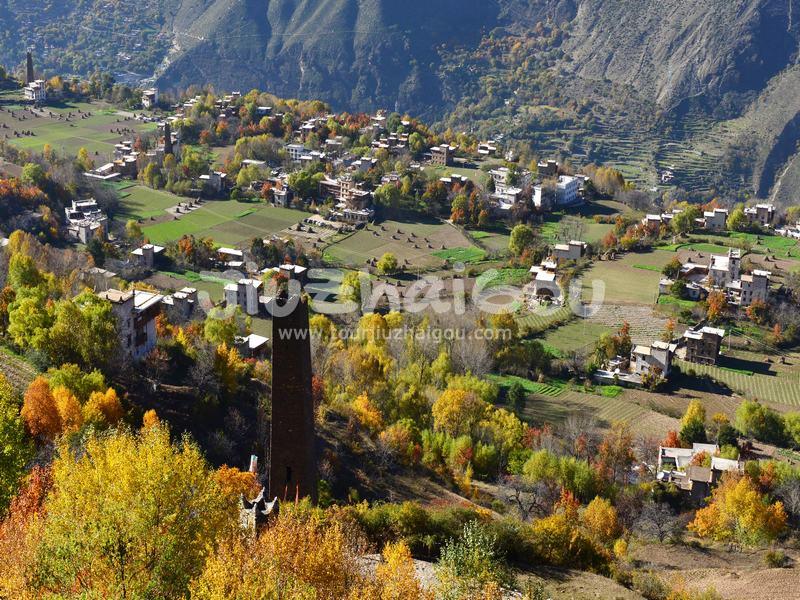 Zhonglu Tibetan Village