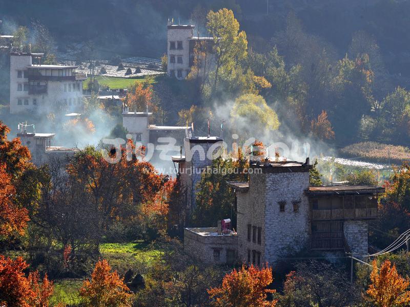 Zhonglu Tibetan Village