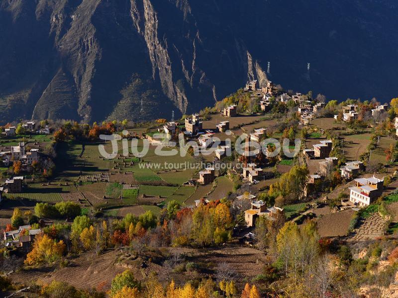 Zhonglu Tibetan Village