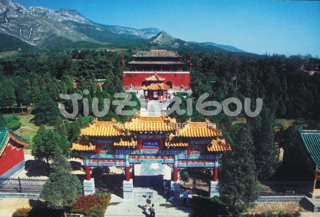 Zhongyue Temple 