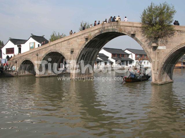 Fangsheng Bridge